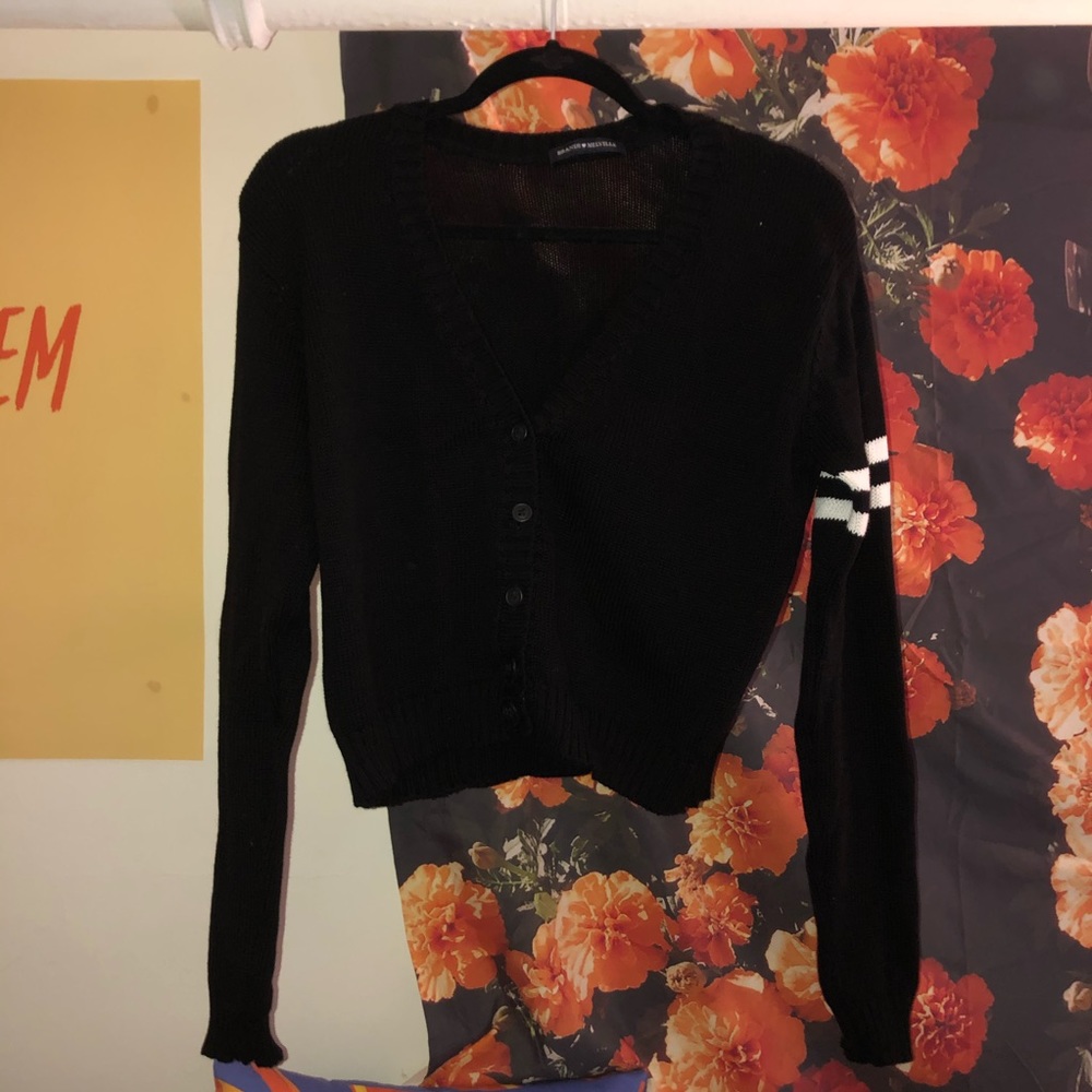 Brandy Melville Cardigan/Sweater